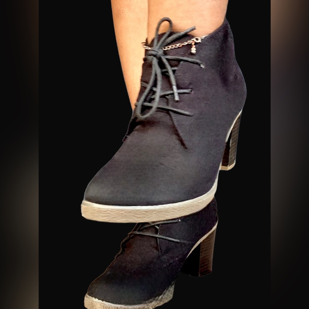 Old Navy Black Suede Booties Size 10